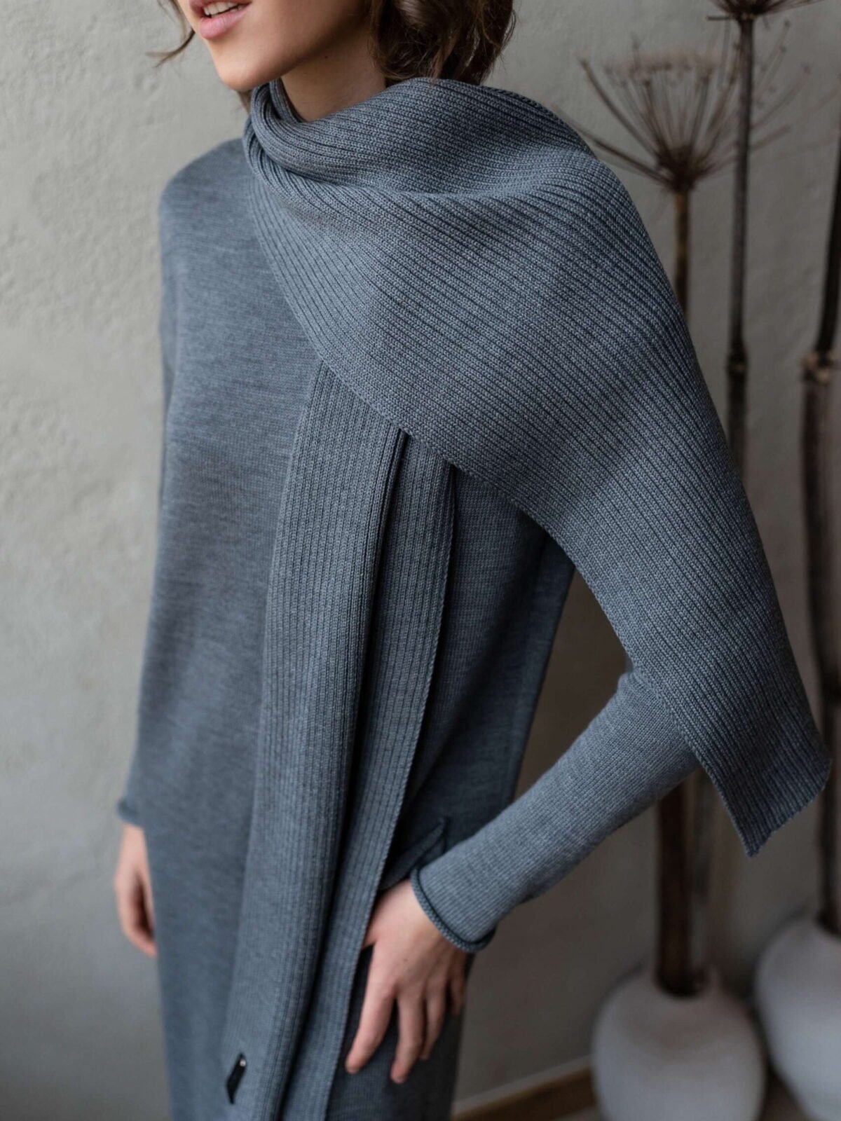 Grey wide unisex scarf. Made of extra fine merino wool, which is extremely soft and skin-friendly.