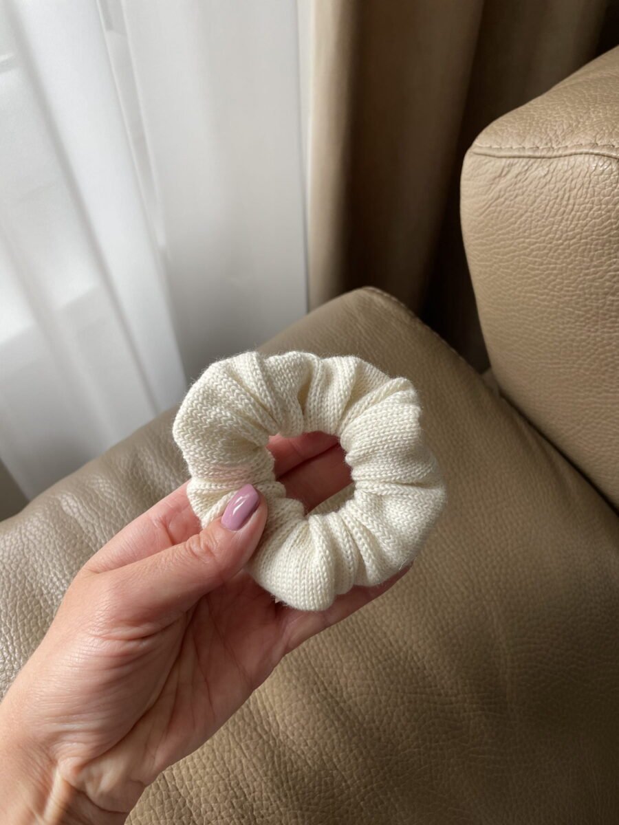 Minimalist hair scrunchie made of merino wool