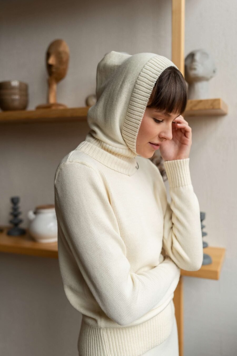 Natural white balaclava in merino wool.