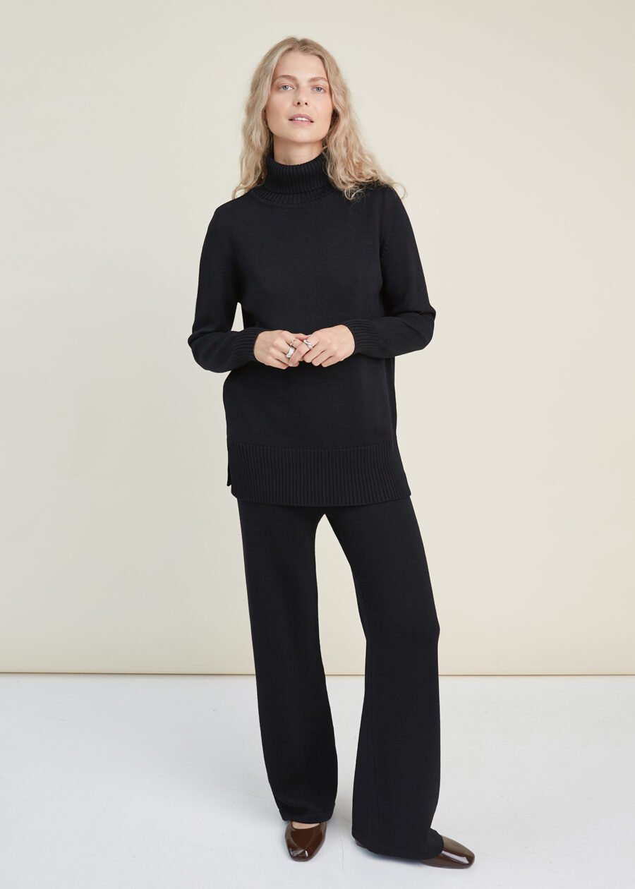 08.26623021 Black merino wool knit set with turtleneck and wide-leg pants