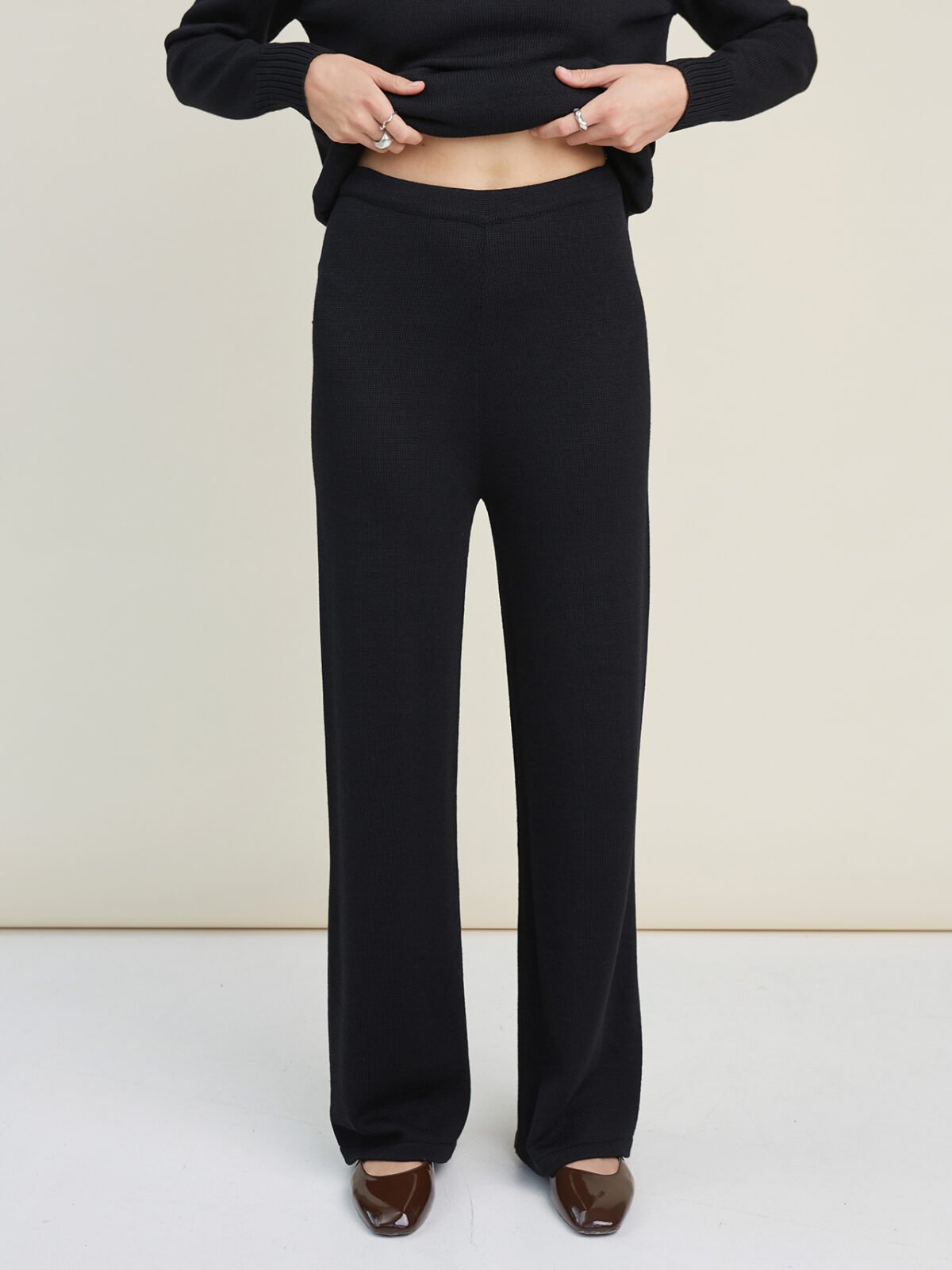08.26623029 Knitted merino wool pants for women