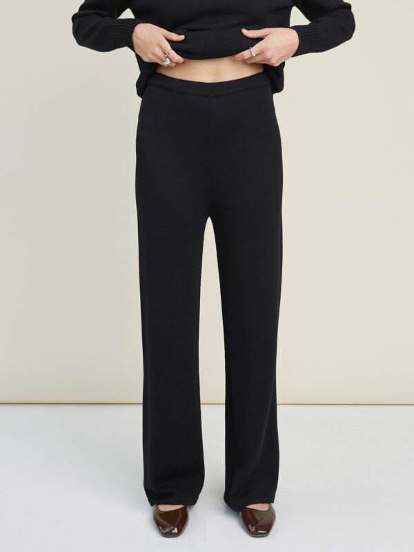 Knitted merino wool pants for women