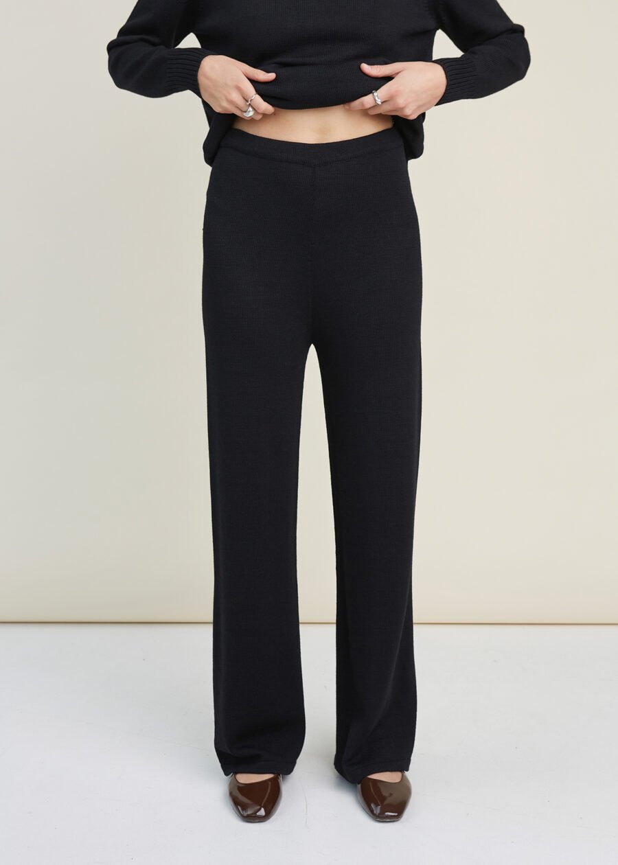 08.26623029 Knitted merino wool pants for women