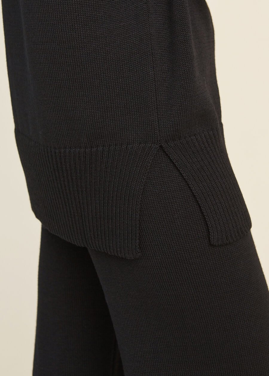 08.26623047 Merino Wool Turtleneck Sweater