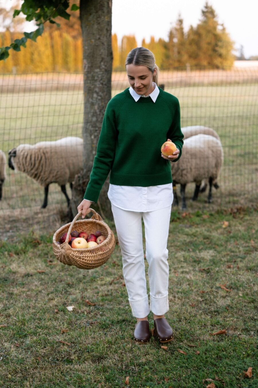 Green wool sweater for womens