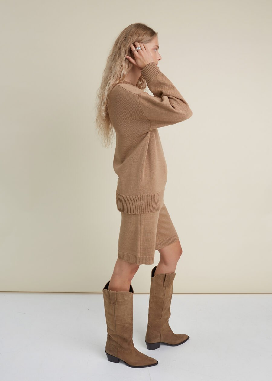 08.26622683 Knitted Merino Wool Oversized Sweater and Shorts Set