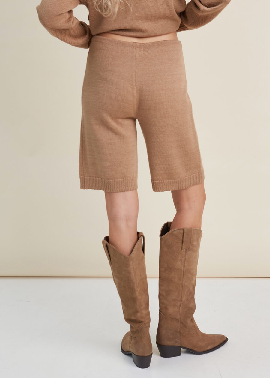 08.26622735 Knitted Merino Wool Oversized Sweater and Shorts Set