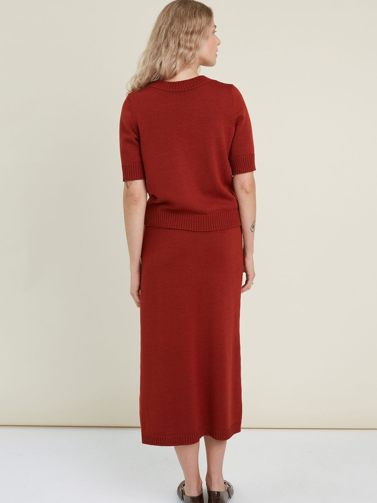 Red merino wool knitted set