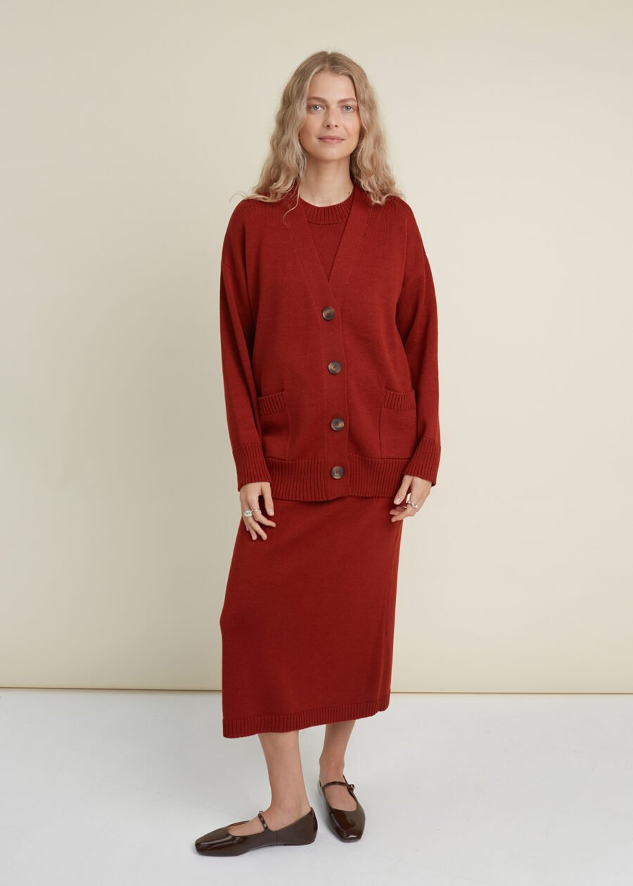 08.26622094 Button-Up Merino Wool Cardigan in Rust