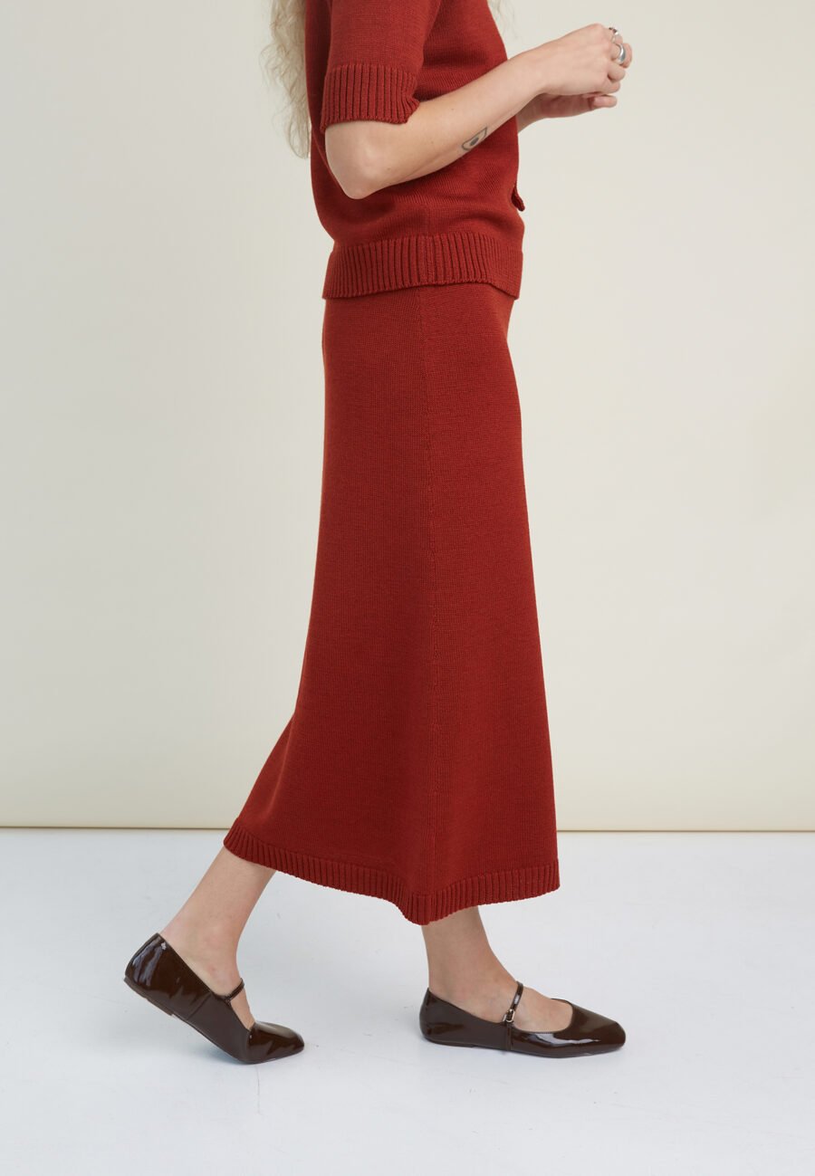 08.26622222 Merino Wool Two Piece Set with Top and Skirt in Rust