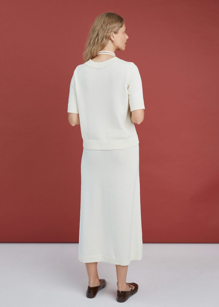 08.26623229 Knitted Merino Wool Top in Natural White