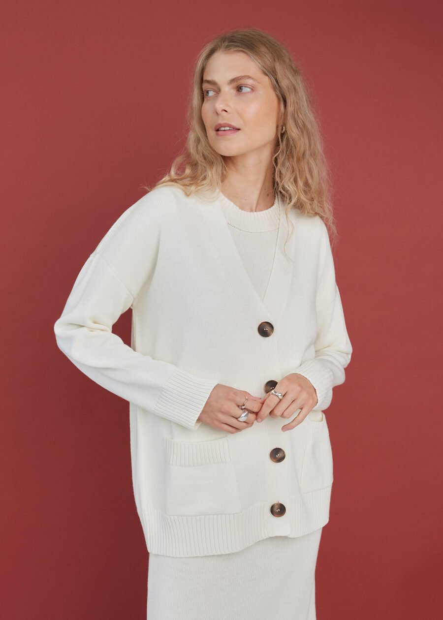 08.26623279 Button-Up Merino Wool Cardigan in Natural White