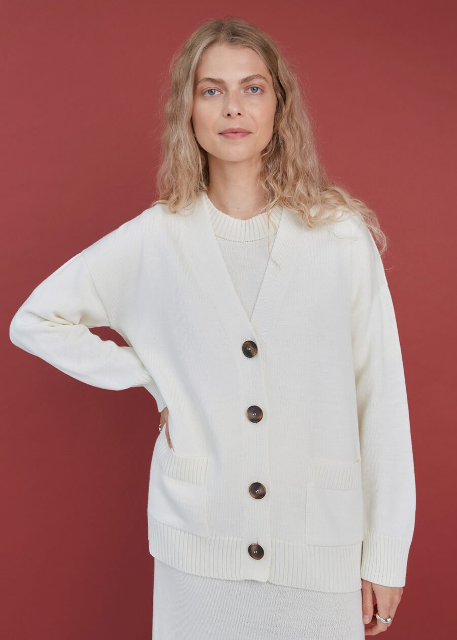 08.26623280 Button-Up Merino Wool Cardigan in Natural White