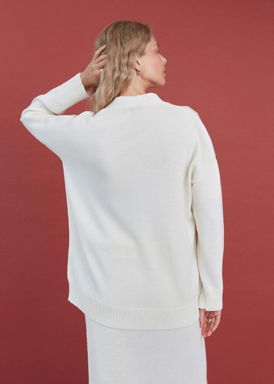 08.26623321 Button-Up Merino Wool Cardigan in Natural White