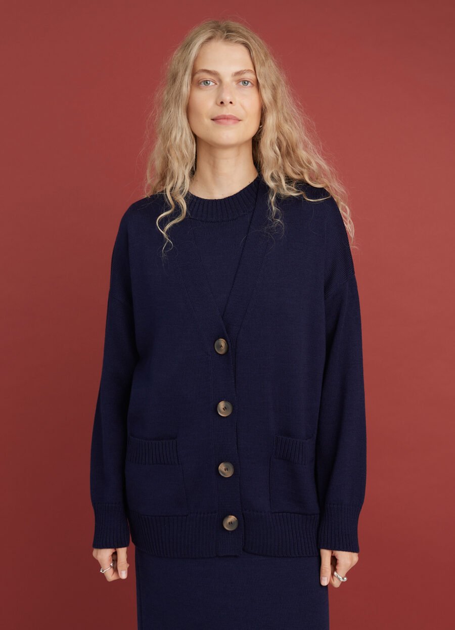 Button-Up Merino Wool Cardigan in Dark Blue