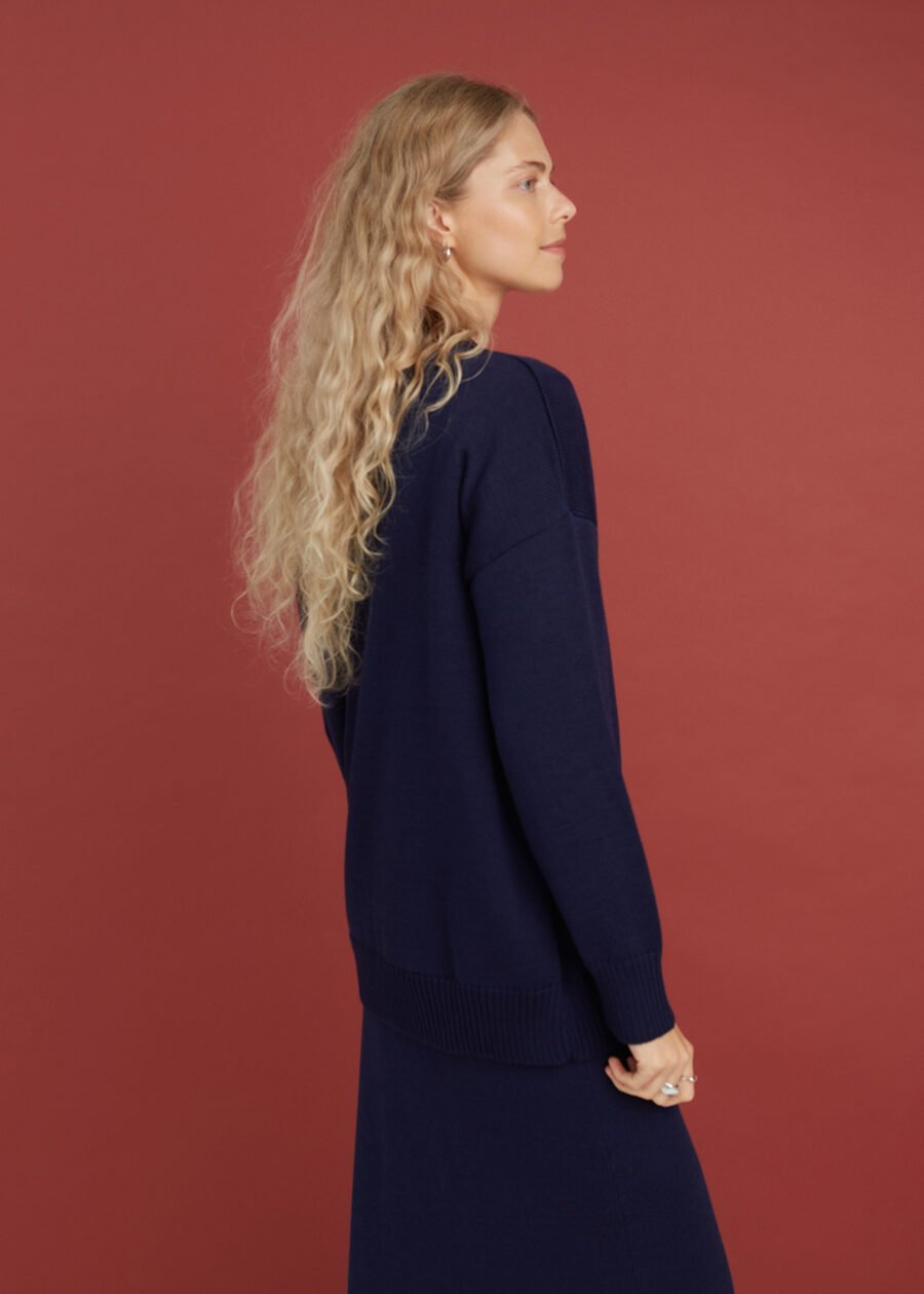 Button-Up Merino Wool Cardigan in Dark Blue
