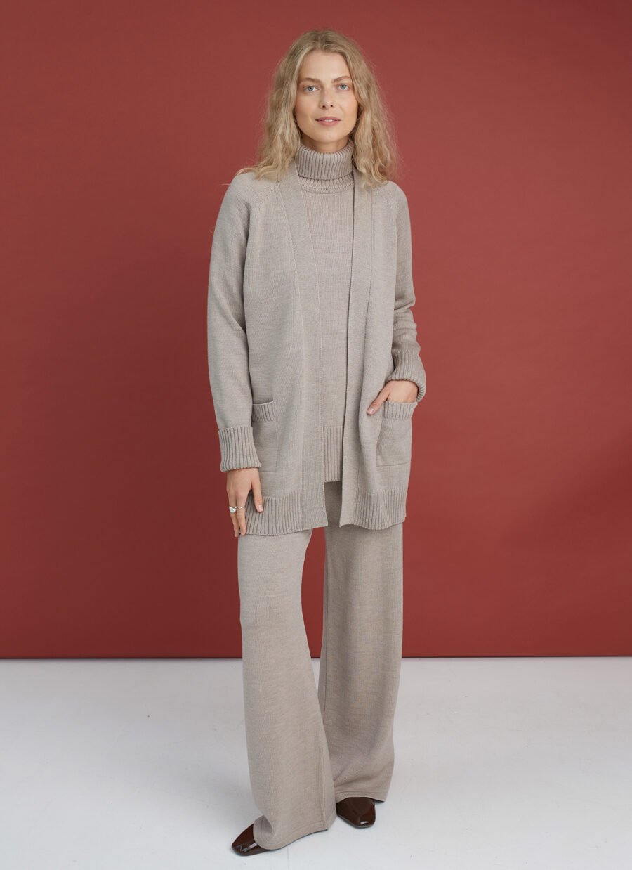 Minimalist knitted merino wool cardigan