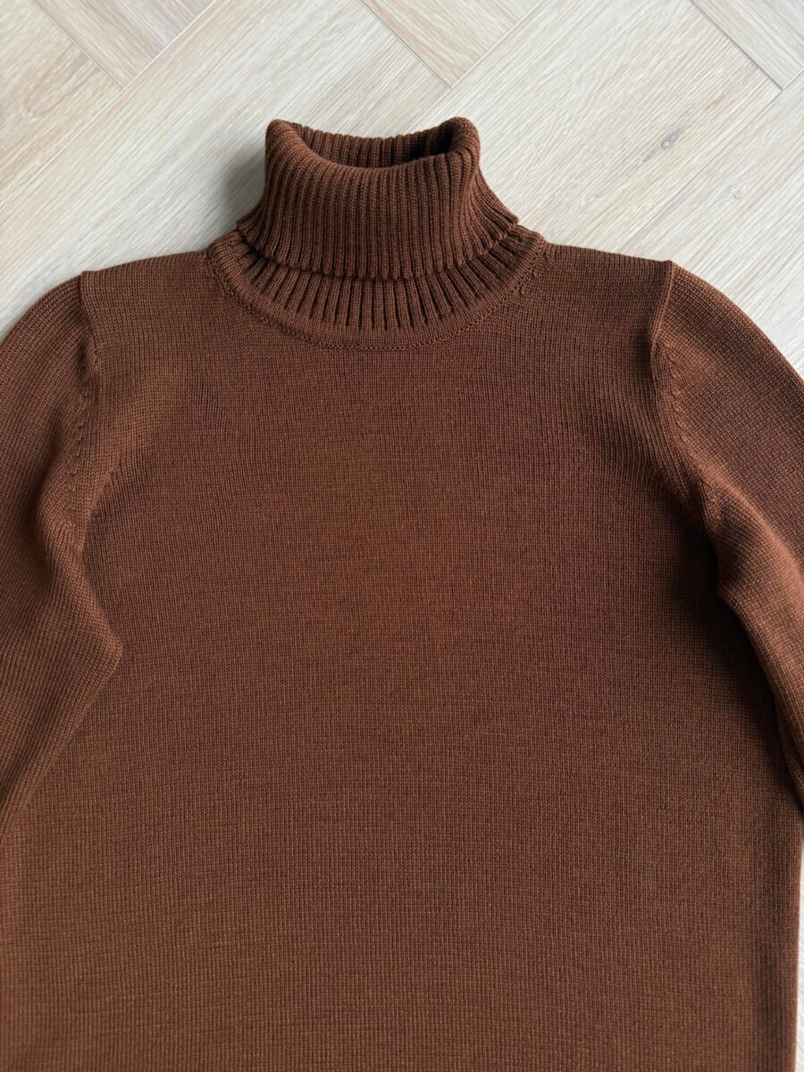 Knitted merino wool brown sweater
