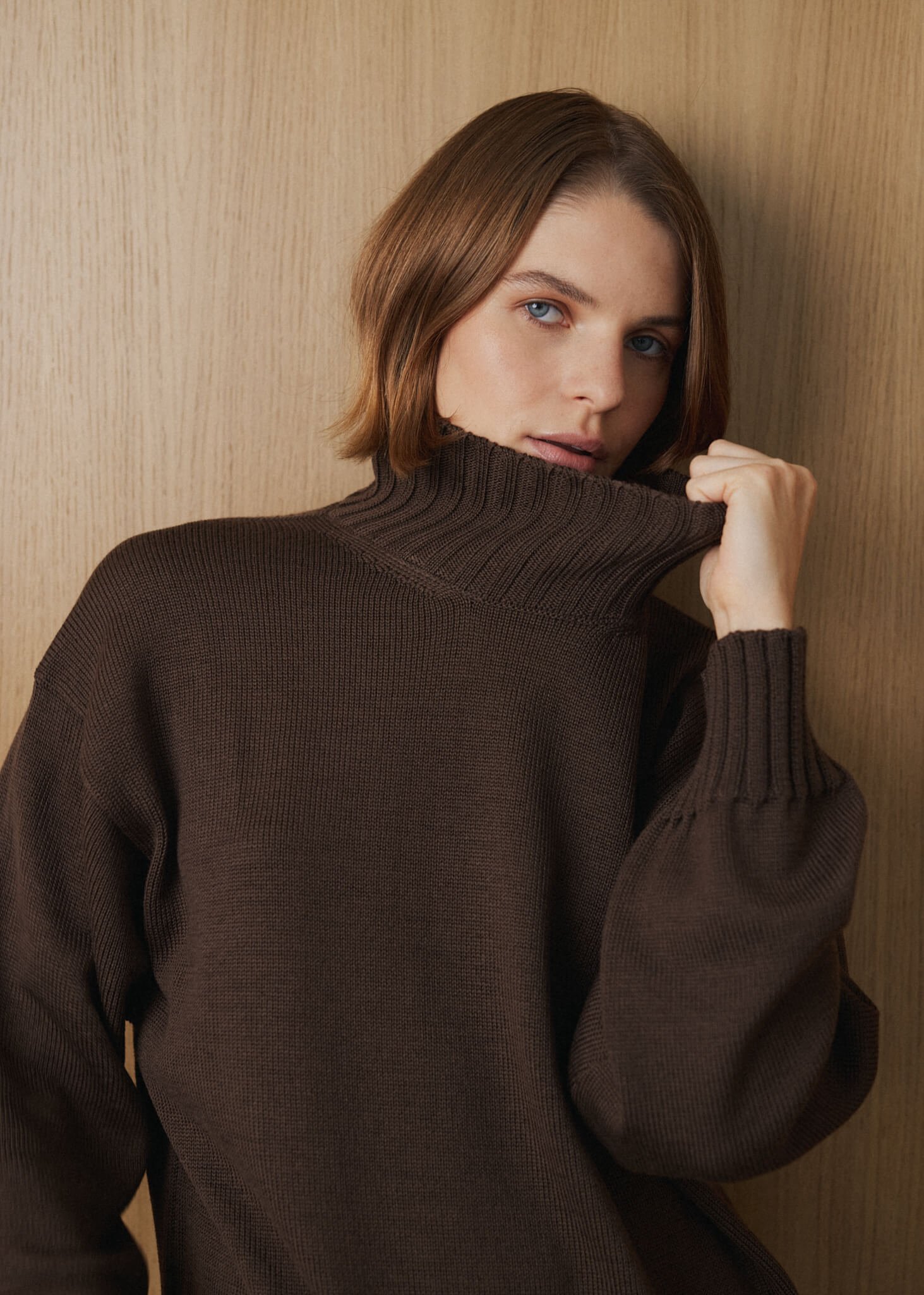 Brown oversized merino wool high neck sweater – Monala