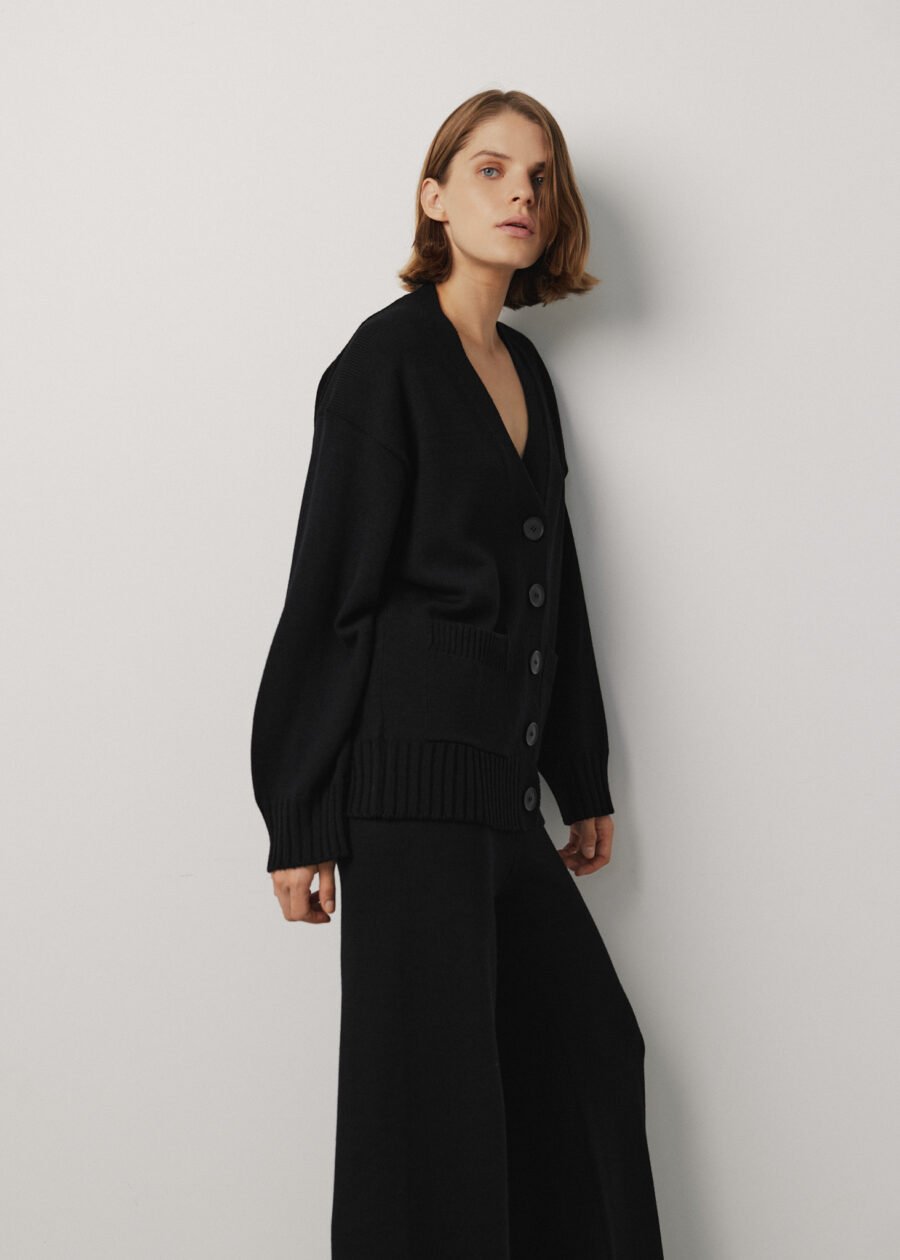 MONALA_16173 Merino Wool Button-Up Cardigan