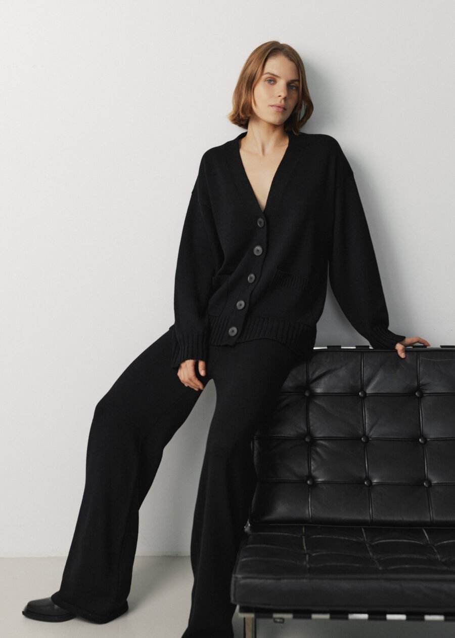 MONALA_16335 Merino Wool Button-Up Cardigan