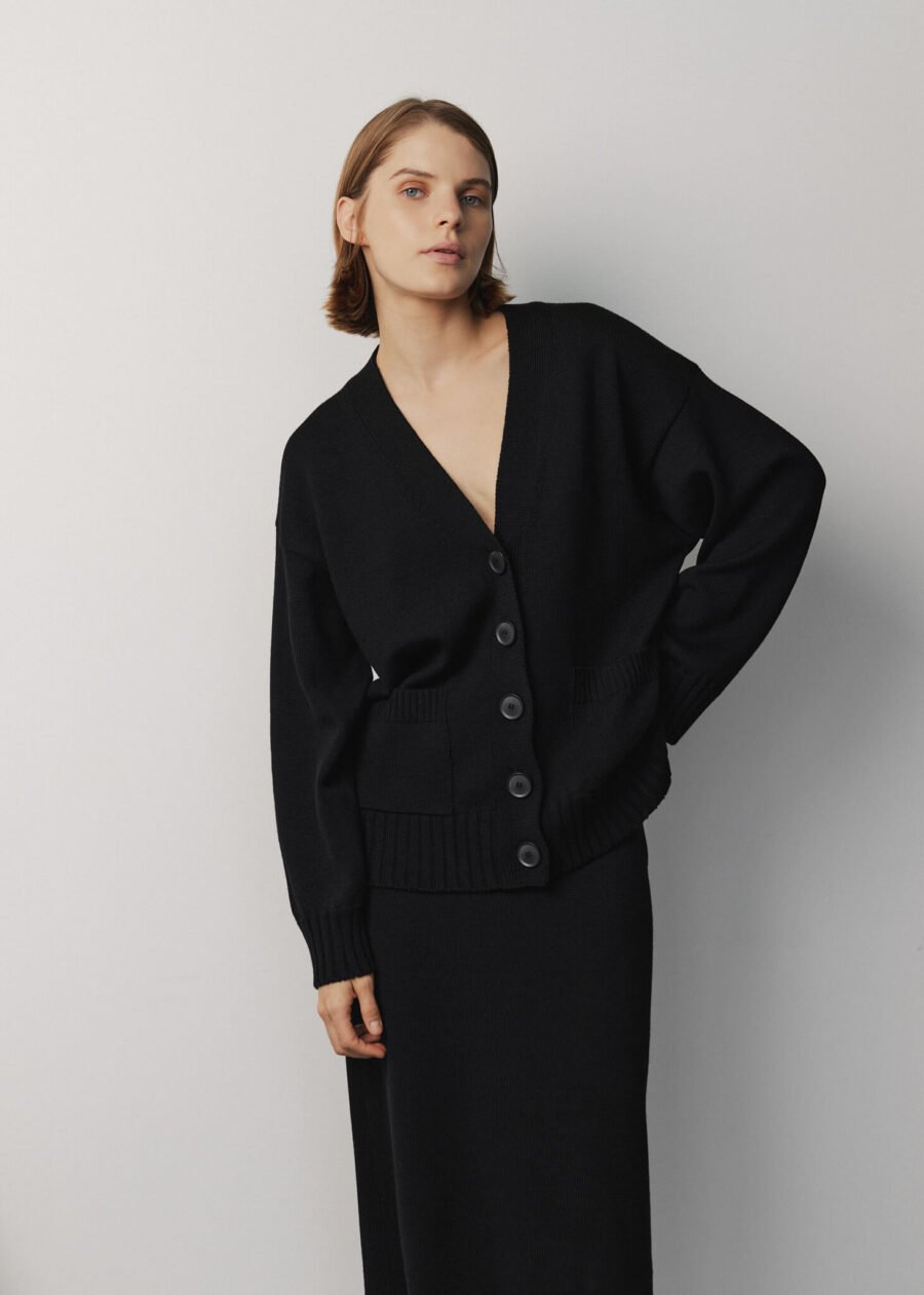 MONALA_16769 Merino Wool Button-Up Cardigan